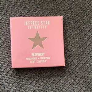 Eyeshadow single shade